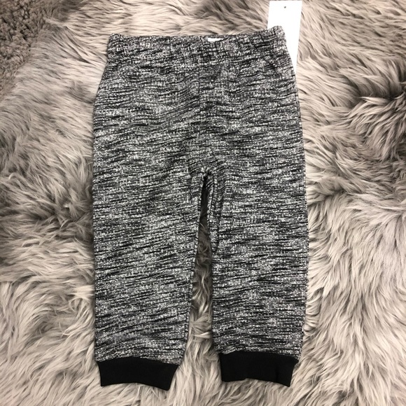 Guess | Boys’ 2 Piece Set | 12M - Picture 4 of 4